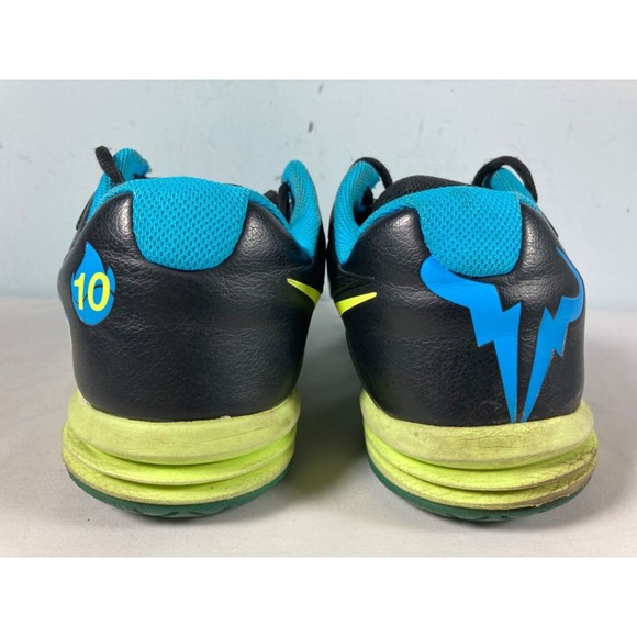 Athletic_Shoes